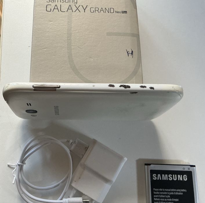 Samsung Galaxy Grand Neo Plus Duos para Peças carrega mas não liga