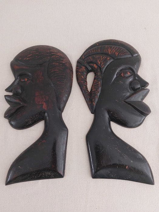 Bonecos africanos em mogno artesanais