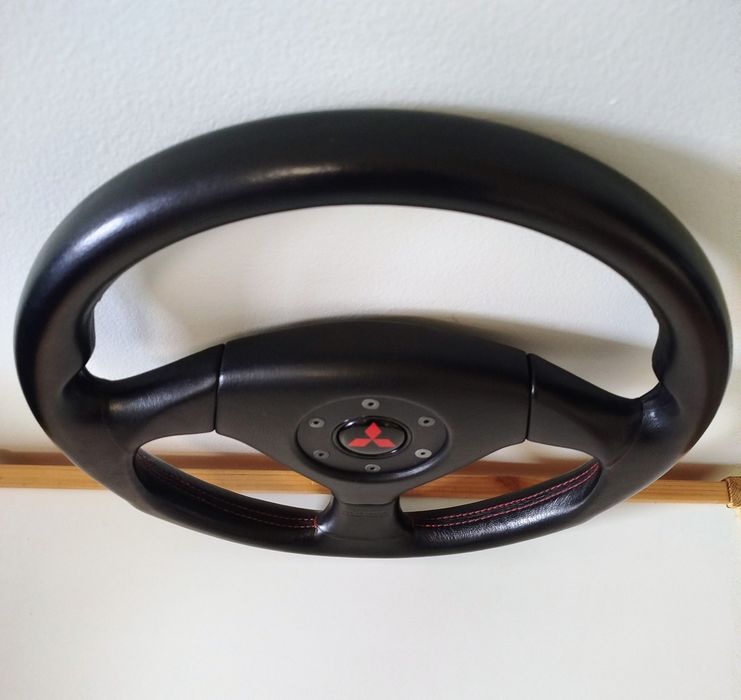 Volante Momo Lancer Evolution