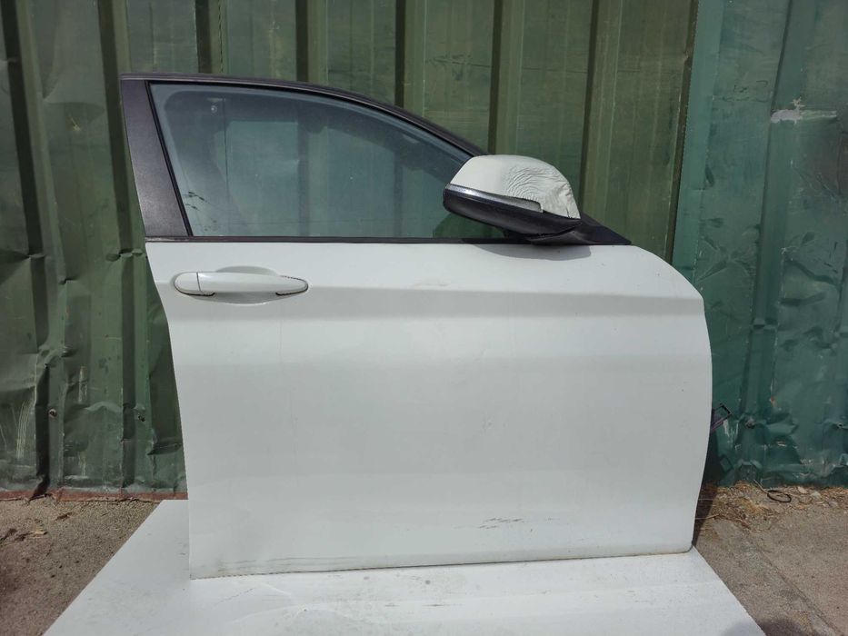 Porta frente direita BMW Serie 3 F30 F31 (2011 a 2019)