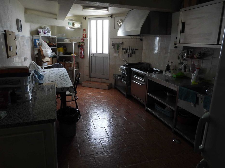 Café Monteiro em 2260-027 procura novo dono (Aluga-se)