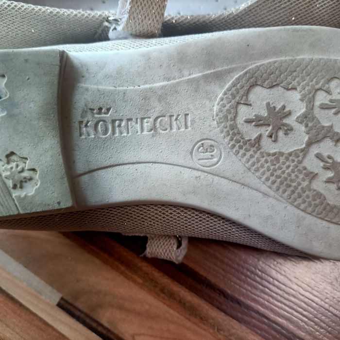 Sprzedam buciki dziewczęce