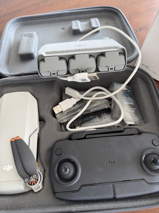 Drone DJI Mini 2 SE Fly More Combo466110444639375364