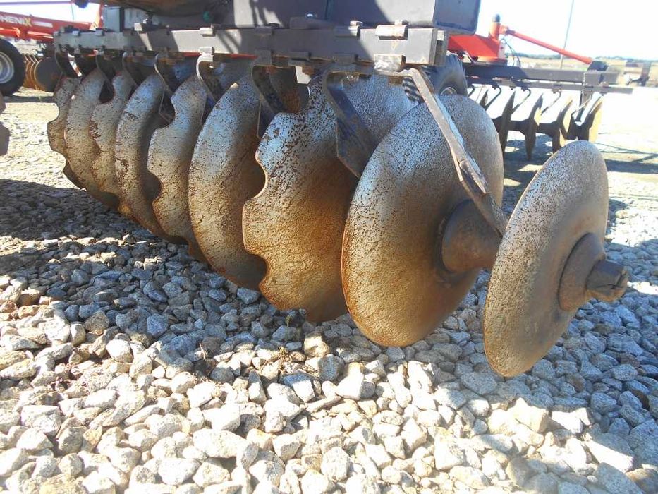 Grade Razol de 32 discos com rolo e semeador