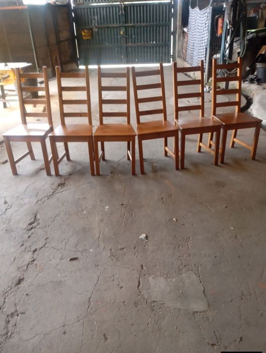 Vendo estas cadeiras muitas bonitas bom estado