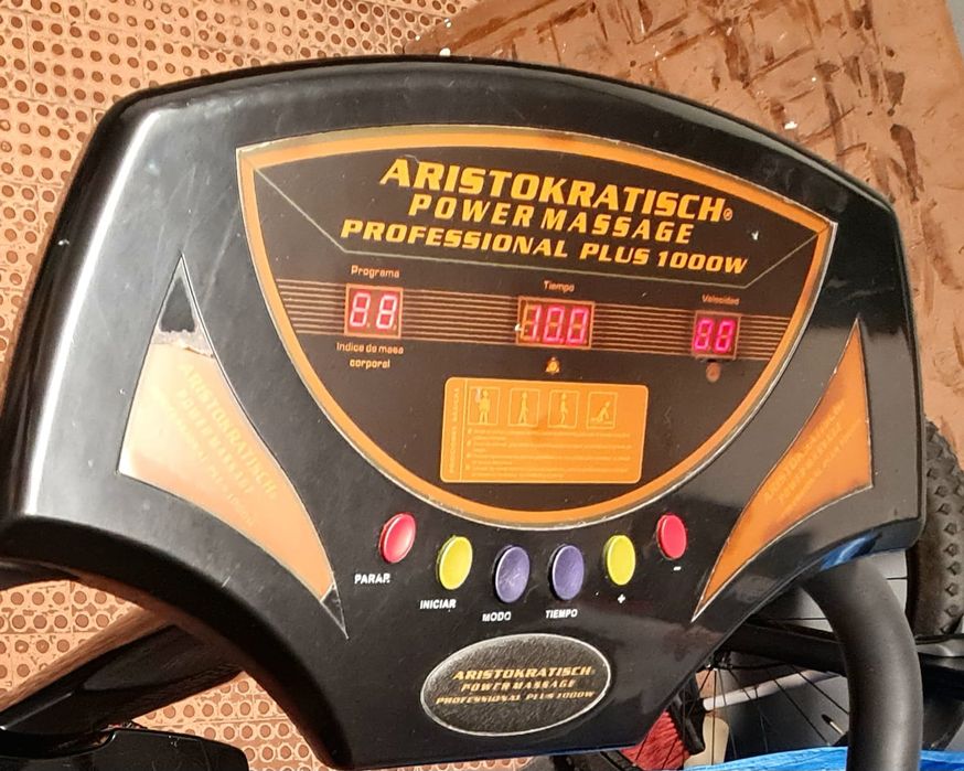 Plataforma Vibratória Aristokratisch Power Massage 1000W – FUNCIONAL