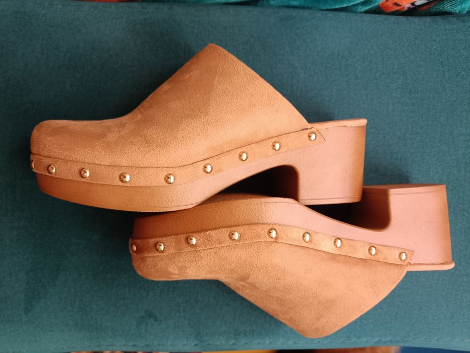 Buty mule brązowe