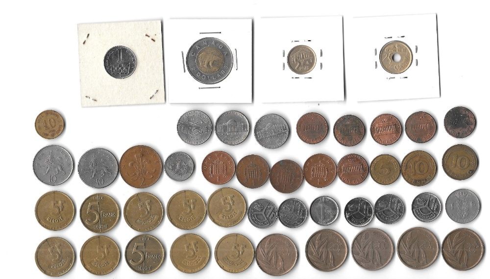Lote de 147 Moedas Estrangeiras