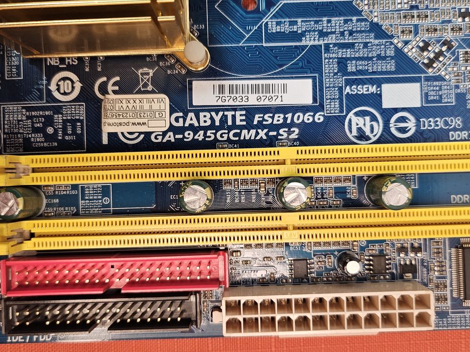 płyta główna Gigabyte GA-945GCMX-S2, Intel Pentium Dual-Core E2220