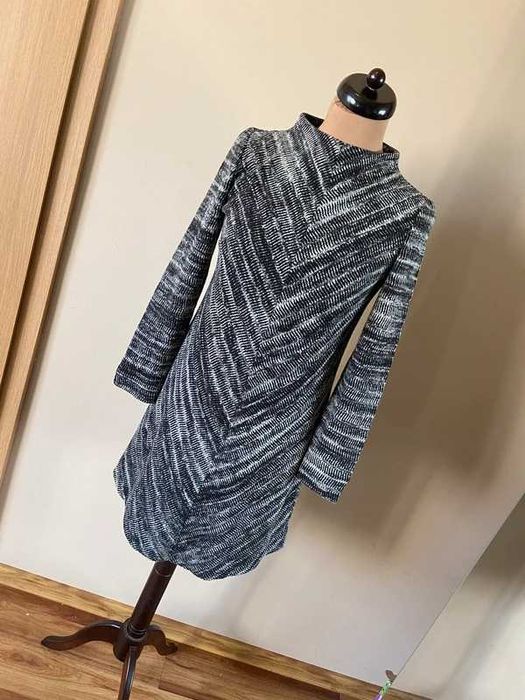 Monnari sukienka stojka golf komin trapez wzory s m 36 38