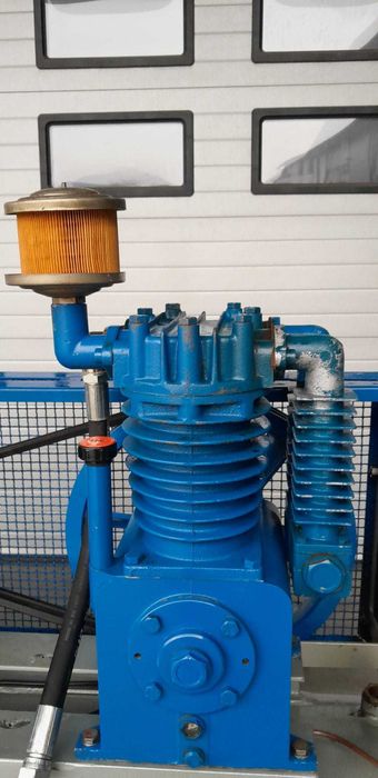 Kompresor tłokowy FASSI 500 L 2 sprężarki 10/25