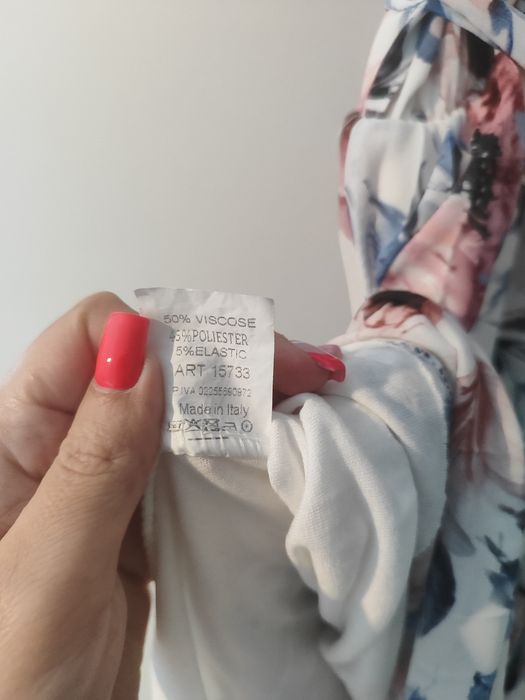 Sukienka plisowana w kwiaty