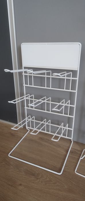 Haki stojaki ekspozytory na baterie i nie tylko