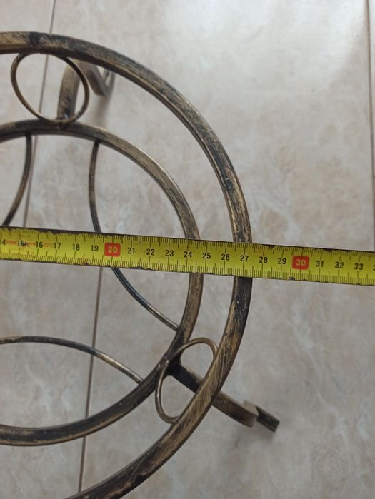 Podstawką pod kwiatka w dolniczce