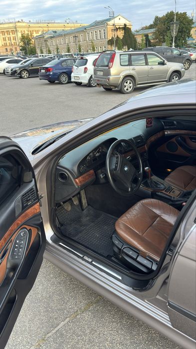 BMW e39 520i