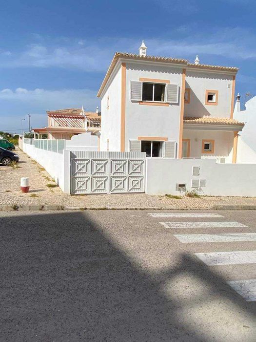moradia c/piscina privada Armaçao pera/Algarve/400metro ditancia praia