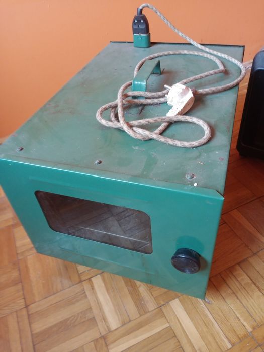 Dwa piekarniki dobry stan .