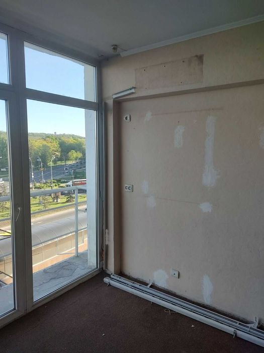 Ст.м. Голосіївська- 1 хв! Здам офіси 15-16 м.кв. Є своя мокра точка!!