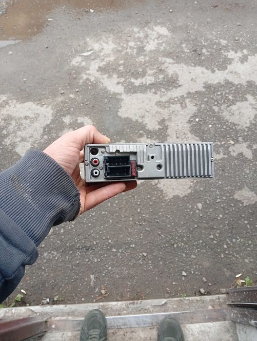 Продам автомагнітоли і колонки