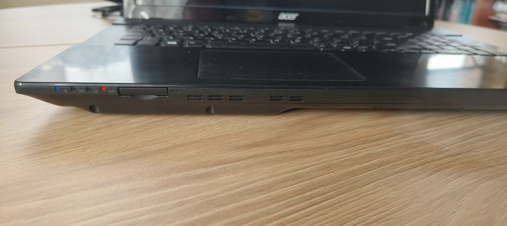 Laptop ACER V3 772G, 17 cali ekran, procesor i7, 32 Gb RAMu, SSD