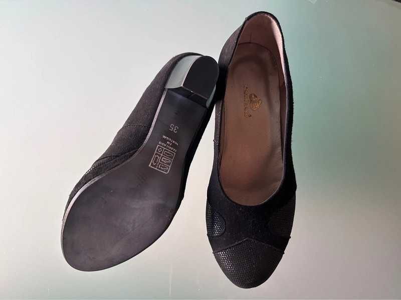 Sapato preto camurça 35