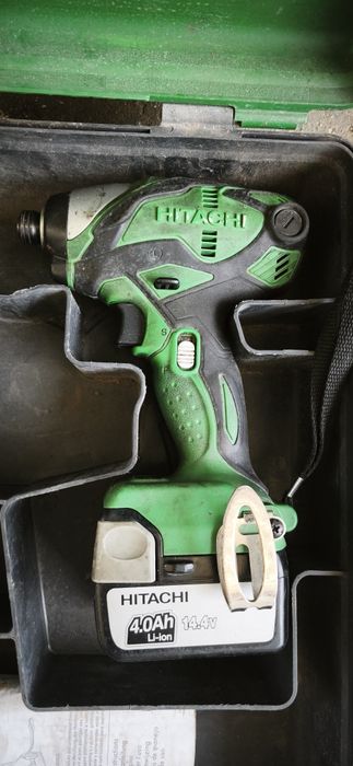 Aparafusadora de impacto hitachi