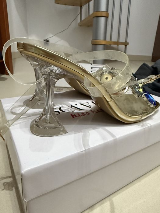 Buty Sca’viola  (rozm37)obcasy (9cm) złote używane