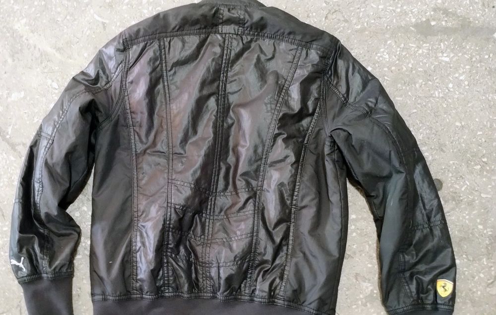 Kurtka Formuły 1 Scuderia Ferrari zdobyła 16