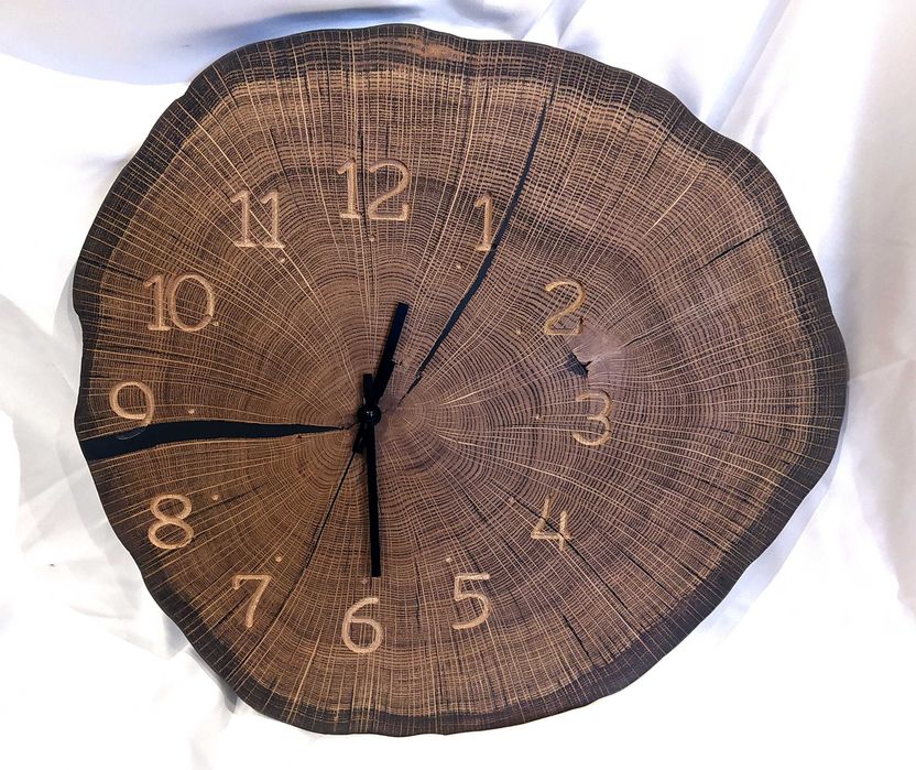Zegar ścienny plaster dębowy żywica dąb olej czarny prezent