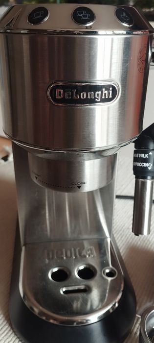 Ekspres DeLonghi Dedica EC 685. M Srebrny