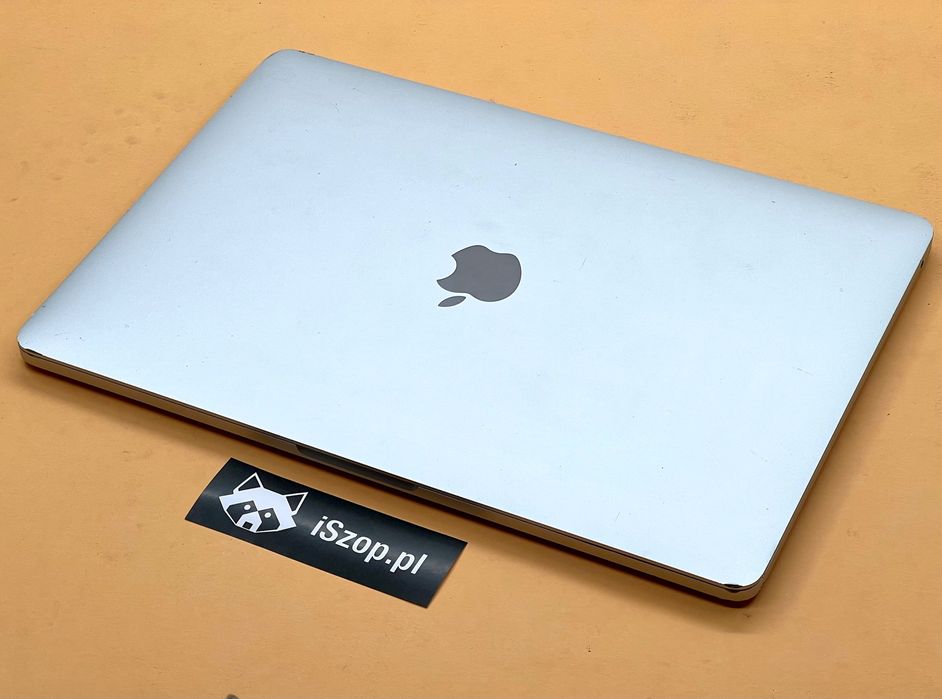 Macbook Pro 13 Silver 256GB SSD 16GB RAM FV23