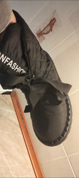 Продам новые дутики