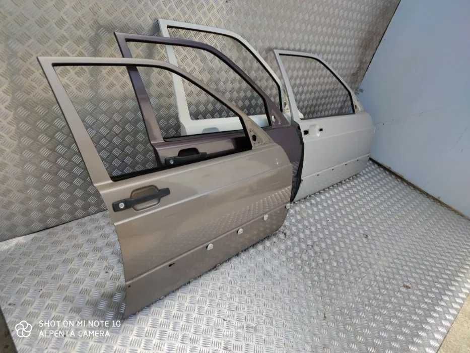 Mercedes 190 W201 - drzwi przednie prawe