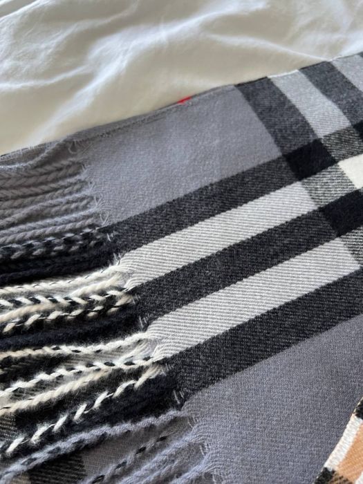 Шарф Burberry (100% кашемир)