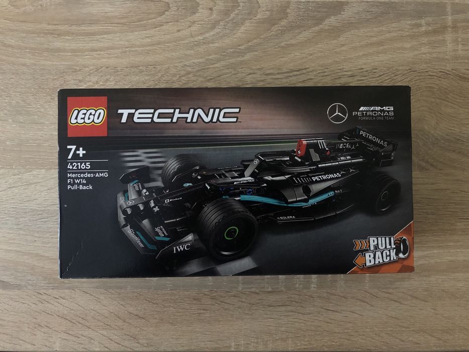 Конструктор LEGO Technic Mercedes-AMG F1 W14 E Performance.