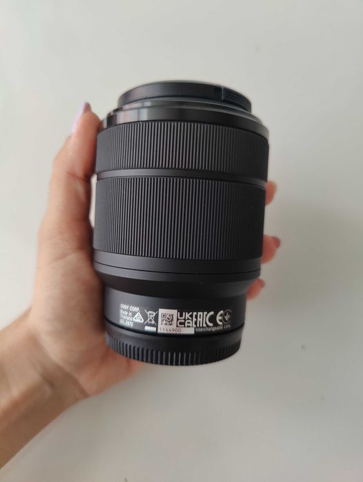 Objectiva Sony FE 28-70mm f/3.5-5.6 OSS