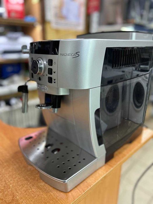 Кавомашина DeLonghi
ECAM 22.110 SB  з Німечинни Б\В