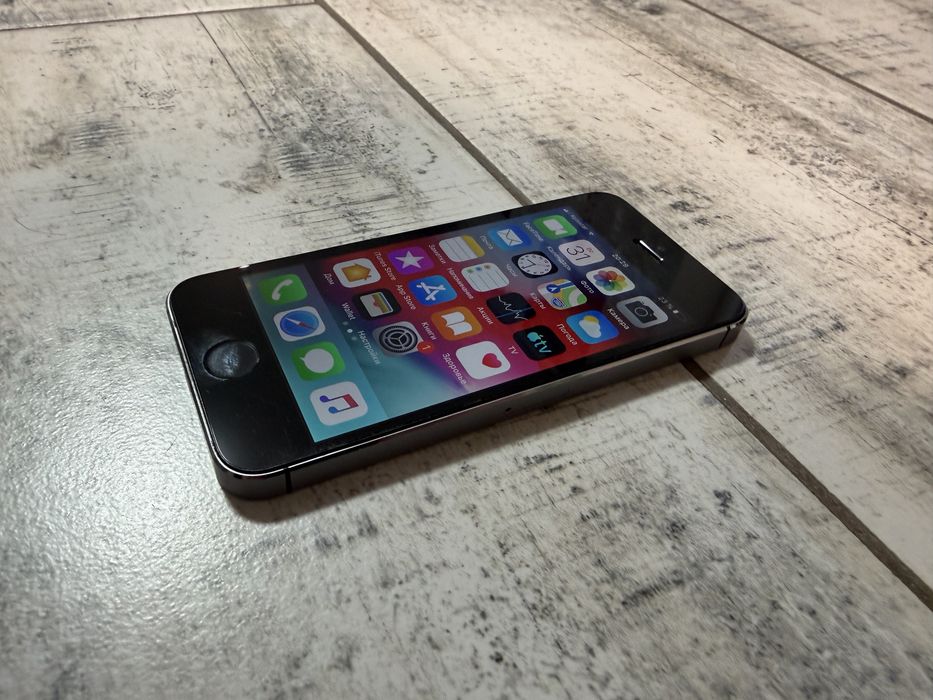 Iphone 5S 16Gb Неверлок ios 12 Bat 78% touch id не работает