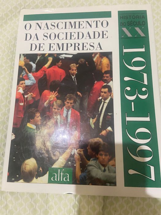 Enciclopédia composta por 8 livros