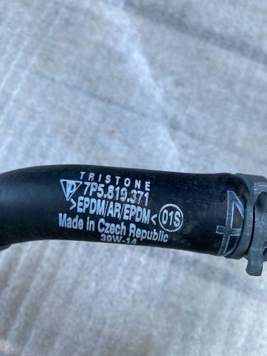 Porsche cayenne 958 рестайл гібрід трубка охолоджуючої рідини7p5815673