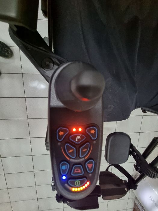 Cadeira rodas eléctrica