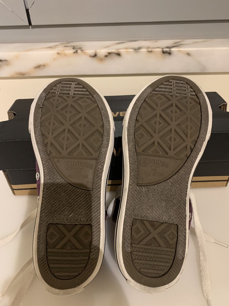Botas converse usadas em bom estado 33.5 Benfica OLX.pt