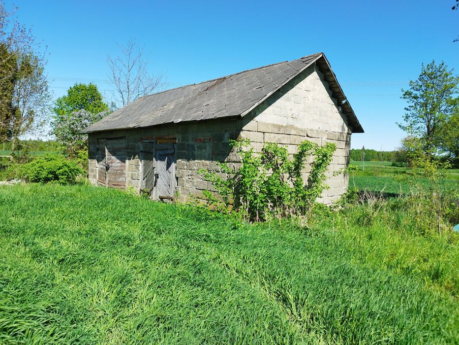 Siedlisko, dom drewniany, garaż,