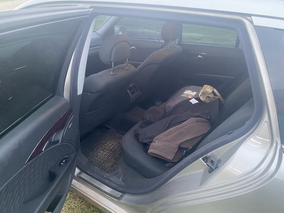 Mercedes-Benz E220
