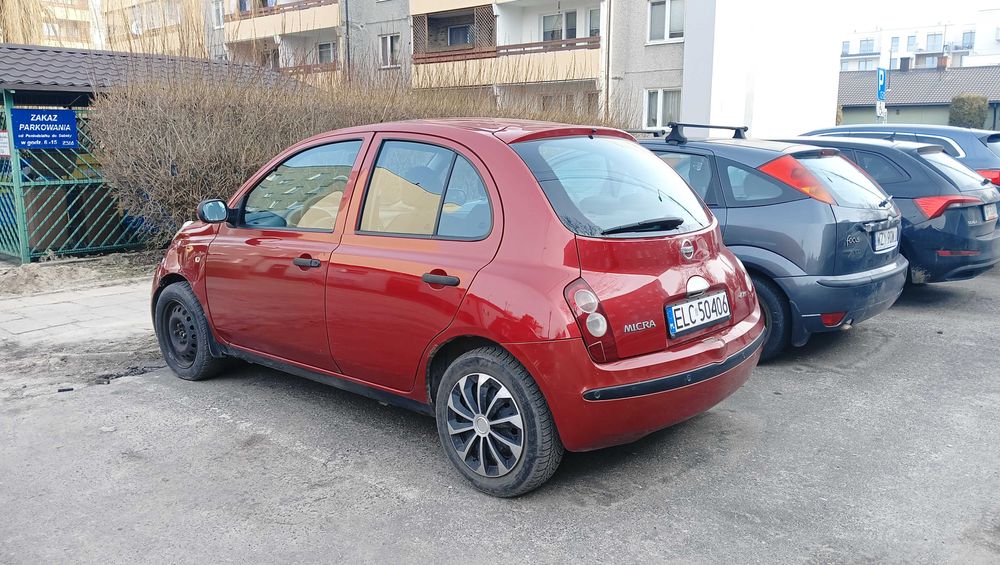 Nissan Micra ,uszkodzony błotnik