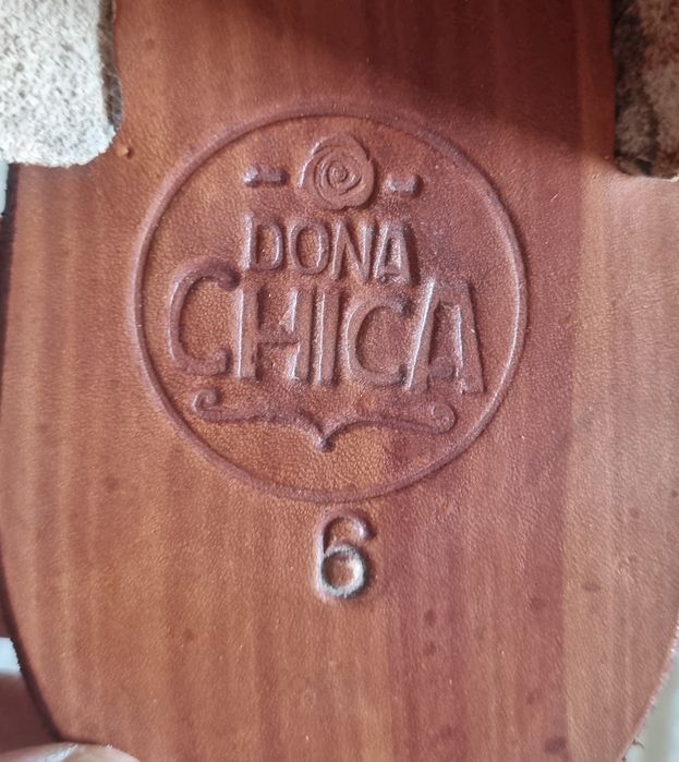 Chinelo brasileiro em couro