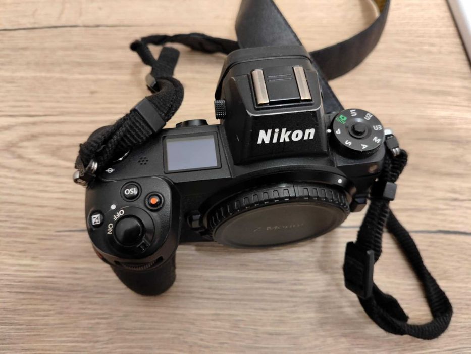 Aparat Nikon Z6 z kartą pamięci