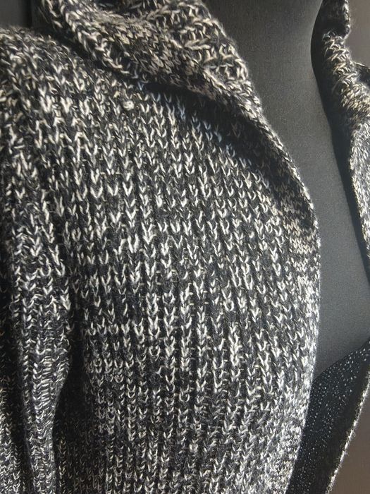Sweter z kapturem r.40