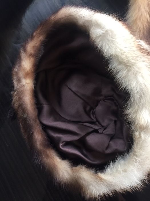 Czapka i kołnierz skóra natural.