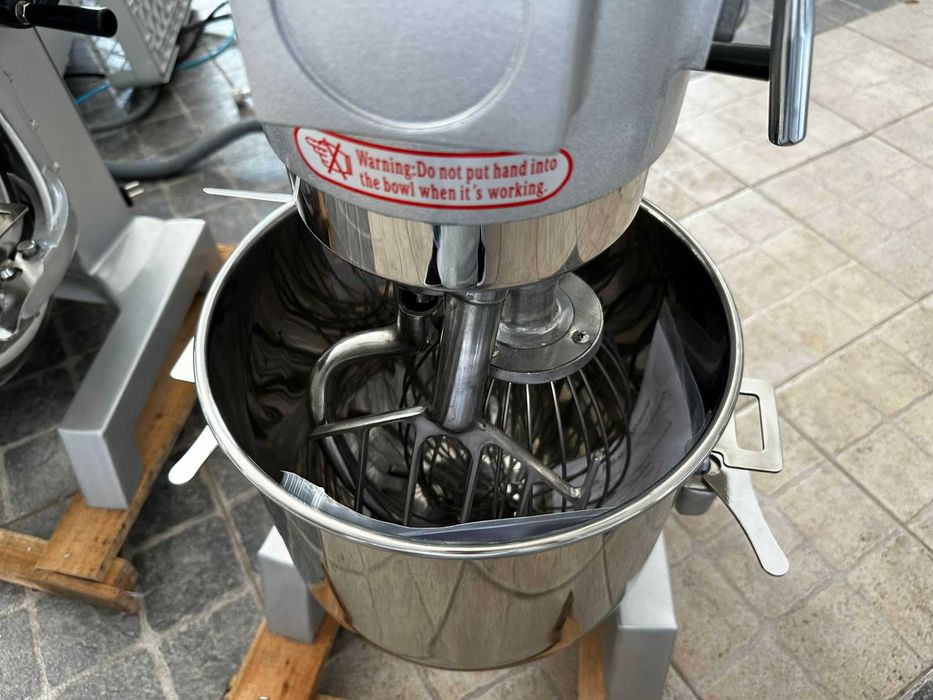 ACM1608 - Batedeira Planetária 15L - NOVA